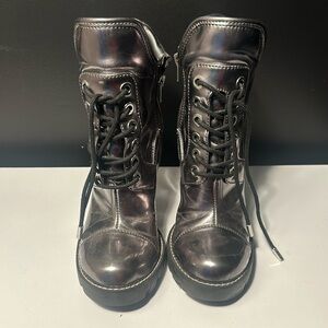 Guess boots